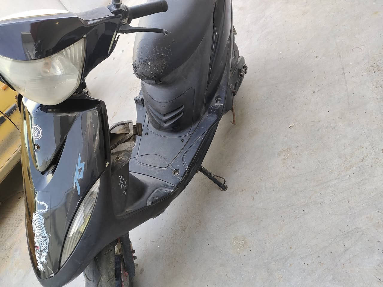 السلام عليكم
دراجه ماكس عدله 
مكينه بلاديه ما مفتوحه
كفرات شركه موجوده و مختمه ختم واحد
اول هندر تشتغل
بيها نقص 
1- باتري
2- ستاند
سعرها ب 900 
مكان الدراجه جرف النداف قرب محطه السلام 
الرقم *********** موجود رصيد و واتساب
