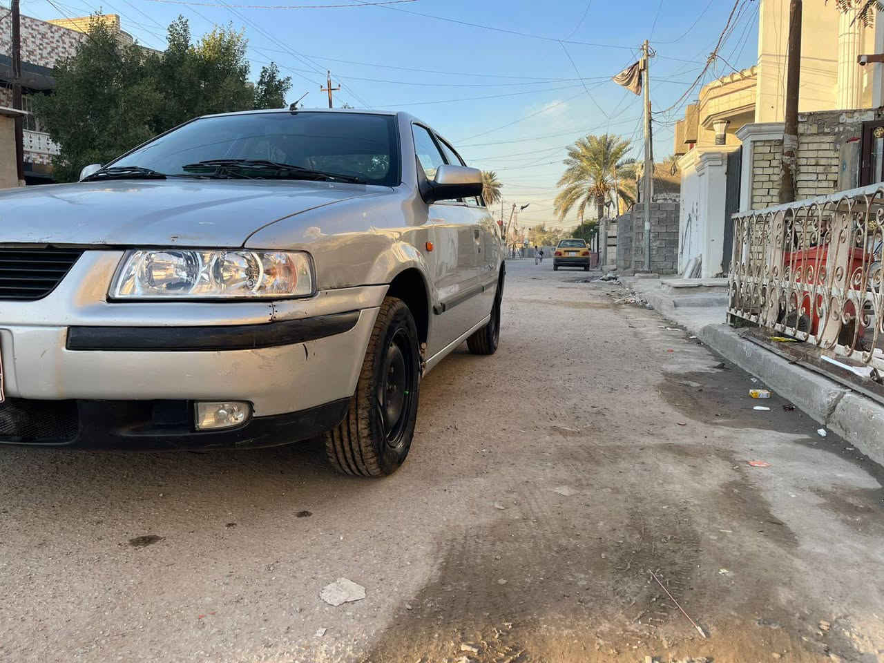 السلام عليكم 
سمند 2009

مكفوله مكفوله من صبغ وضربه 
تخم تاير جديد
صدر حدايد خير من الله 
بس يحتاج اله تجفيت 
سياره نضيفه 
سعر 37وبيه مجال مكاني الزعفرانية 
***********
