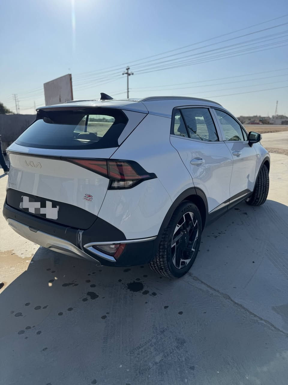 السلام عليكم
كيا سبورتج 2025
خليجي كفاله عامه
رقم واسط باسمي 
فول مواصفات عدا البانوراما 
بصمه 
تشغيل عن بعد 
جنطه كهرباء 
حساسات امامي و خلفي 
عدادات دجيتال 
شاشه APPLE CAR PLAY
دواخل بيجي 
كشنات كهرباء 
تدفئه كشنات 
هيتر ستيرن(تدفئه)
قطعتين تبريد 
منفذ UBS بالكشنات 
توقف ذاتي AUTO HOLD 
سايد بريك بصمه 
كامره خلفيه
اشاير بالمري 
اضائه ترحيب 
4وضعيات قياده (4 MODE DRIVE 
ماشيه 39 الف Km
مكانها واسط \الكوت 
السعر 233$
للاستفسار\***********
