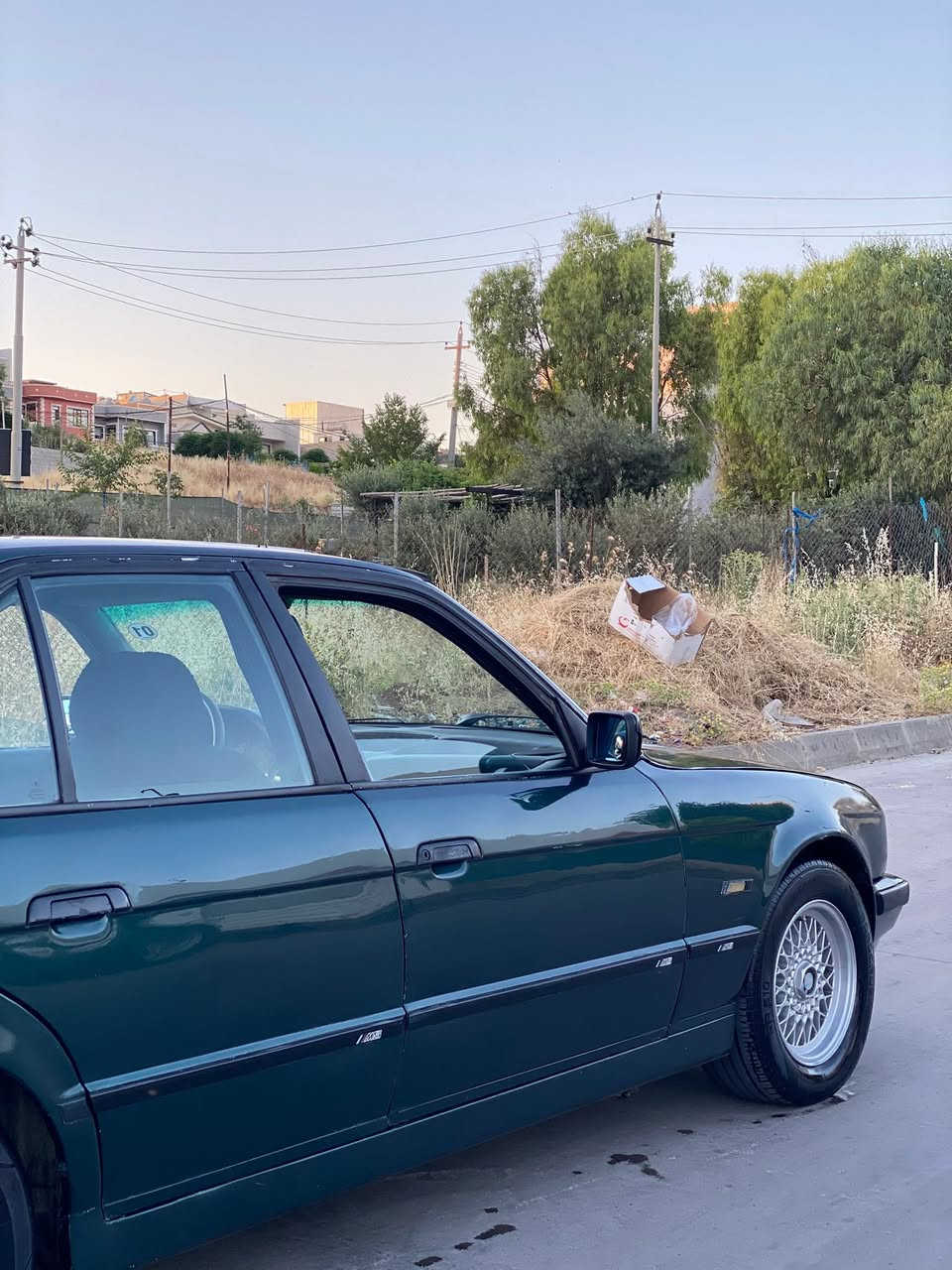 ە ناوی خوا
ئەم bmw هەیە بۆ فرۆشتن 
ئاڕم پلاستیكی سلێمانی ئاڕم ئەوەلیات مووس و بڕاوە بەشەرت گێر و مەكینەی بەشەرت مەكینەی ٥٢٠ ی گێڕ عادیە سەیارەكە جایزە فوول مواسەفات بەس گێری عادیە لایت ئەلقە و عەدەسەیە دەعامێكانی m كوشن جلدە سەیارەكە ماڵی دۆستە سعریشی ٣٣ گەڵاو مەعامەلەیەكی برایانەی تیایە ڕەقم تەلەفۆن *********** سەیارەكە لە سلێمانیە
لەسەر ئیزنی ئەدمین♥️
