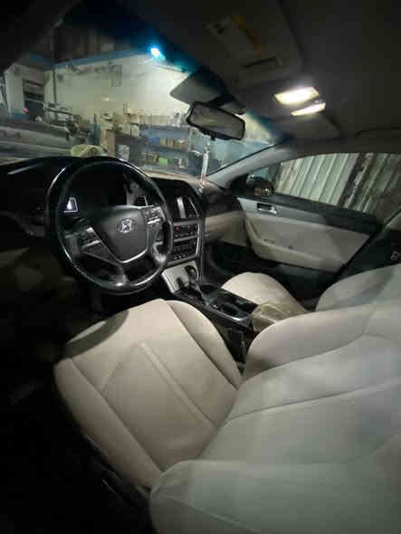 سوناته 2016 للبيع وارد امريكي السياره رقم بغداد
حادثه مال أمريكه دعاميه مبدله بنيد مصلح نفسيته وبيه بل عراق باب السايق كلير 
وباب خلفي اليمنه كلير 
جاملغ أمام السايق تبديل نفس ألون فقط
السياره ليبل واحد 
 نضيفه نقص واحد مابيه 
مكينه كير لوك 
تبريد ثلج 
شاشه جبيره 
تكم ستيرن 
نضام سبورت 
قياس الاطارات 
حداديه لوك 
السياره ترايهه من زاخو للفاو 
مكينه 2400 
السعر120 وبيه مجال
 ***********
