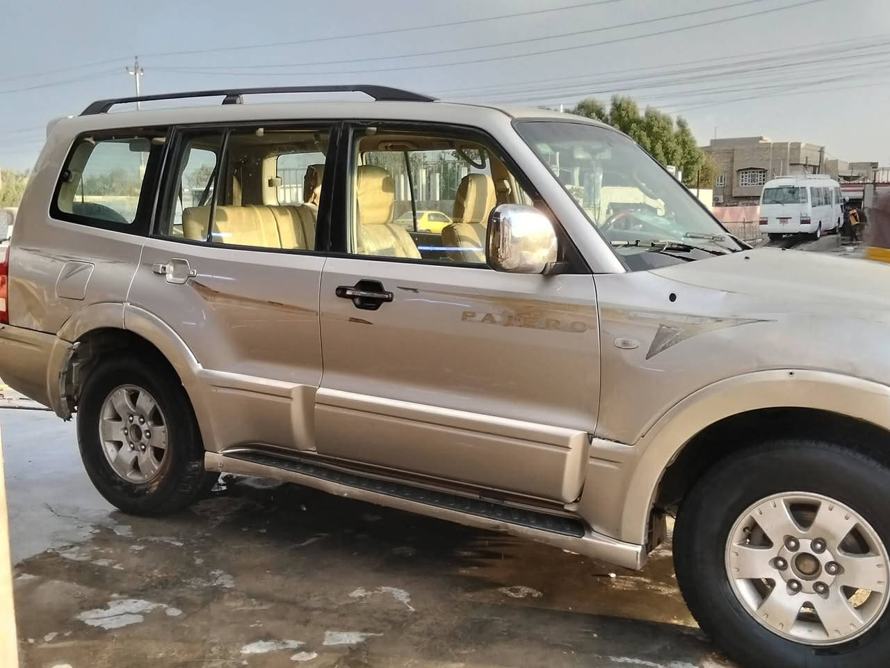 سلام عليكم باجيرو 2003
1_رقم بغداد نكليزي باسمي 
2_دفع رباعي
3_سته6 سلندر
4_محرك3000
5_فتحه سقف 
6_مشروع وطني
مكاني بغداد حي النصر ***********
