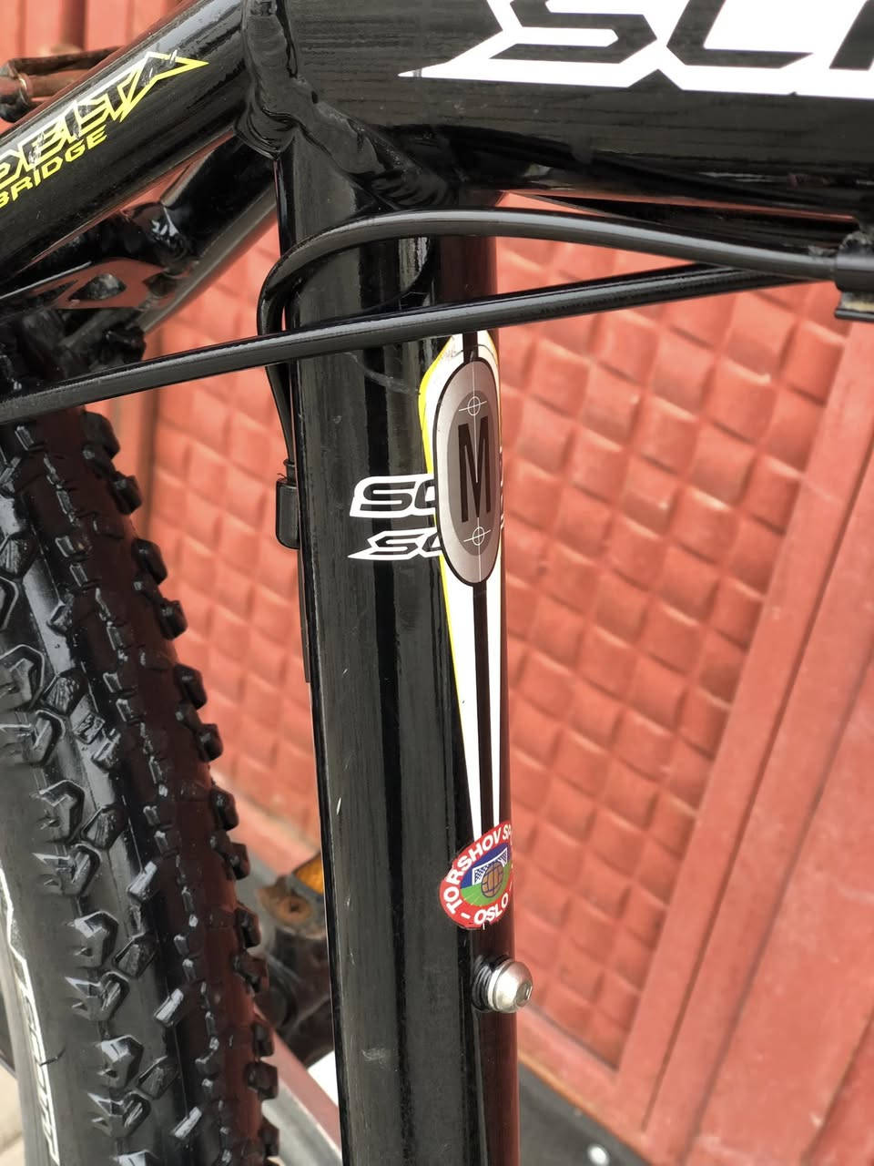 بایسکل / سویسری 🇨🇭

ماركة / scott scale 

قياس / ٢٦ 

المنيوم 
Magnesium 

٩*٣ كير 
Shimano Altus

بريكات 
Avid

فحمات
Shimano tektro

ماشة دبل
Rock shox

مكينة امامي
shimano deore

مكينة خلفي 
shimano deore

تايرات / scott
٢٦ * ٢٠

داخل بايدر بولبرينك

تكدر اضيف ديسك 

وزن خفيف 

سعر / ٢٢٠ الف
لي نسبة معاملة تفضل خاص

مكان سليمانية 

توصيل موجود


**إذا كنت صاحب هذا الإعلان وتريد حذفه لأي سبب، رجاءا أرسل رسالة إلى الدعم الفني**