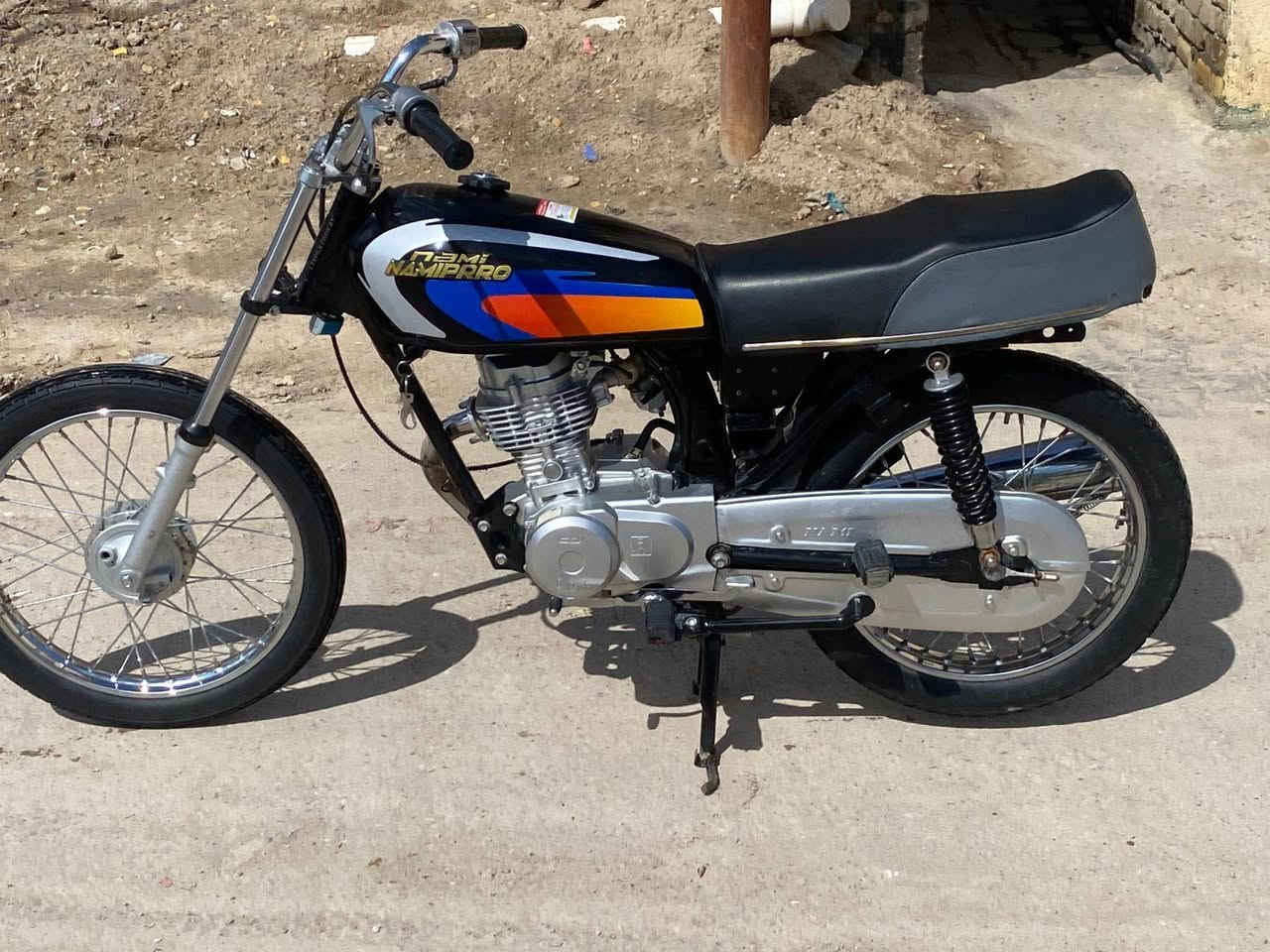 سلام عليكم نامه للبيع مديل ٢٥شاصي سكنر اروقه كامله دراجه مكينه نامه اصلي شلامجه  لمكينه تفيلس ما مفيلسه وخير من لله سعرها ٧٧٥وبيها. مجال لطيبين شراي يجي خاص مكاني ناصريه مركز.. رقمي ***********
