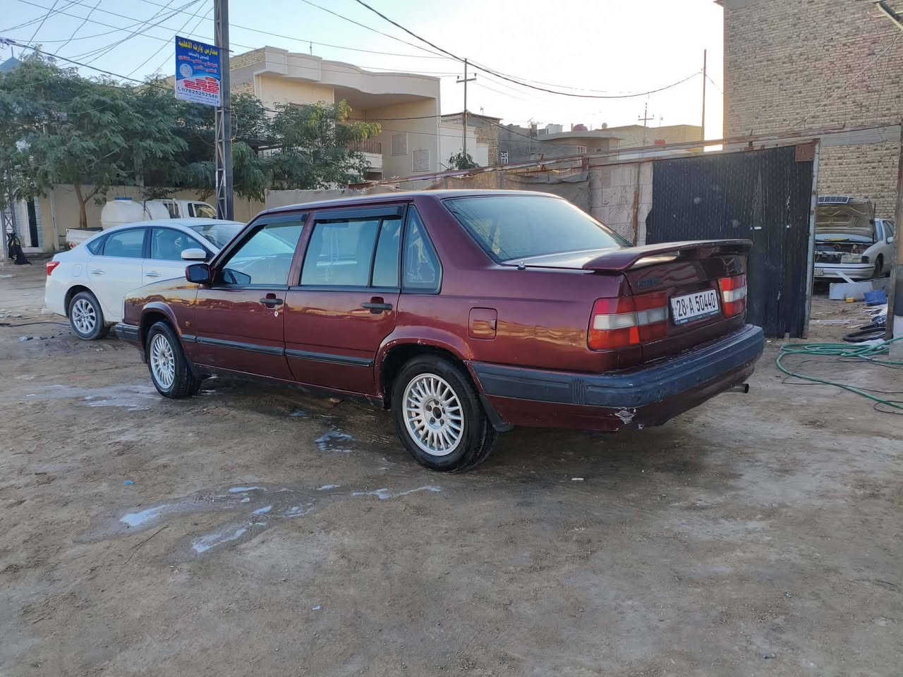 سيارة فالفو 940نضيفه كدام عينك موجوده نجف بحي النداء وهاذه رقم راعيها ***********
