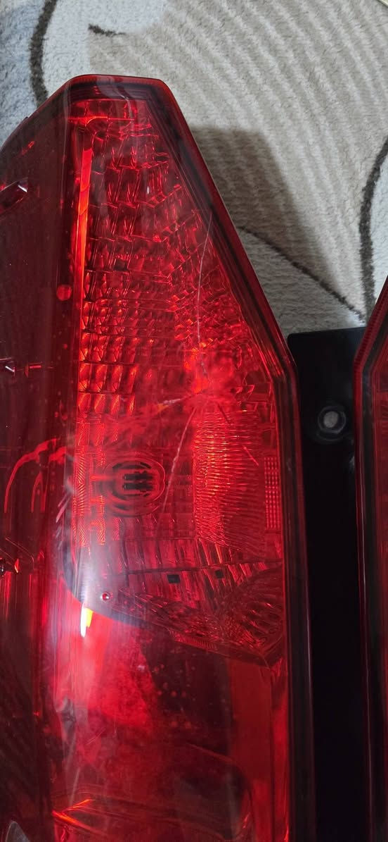 السلام عليكم زوج بك لايت هايسه ام بوز اصليات البيع بس واحد بيه صدع شويه ***********
