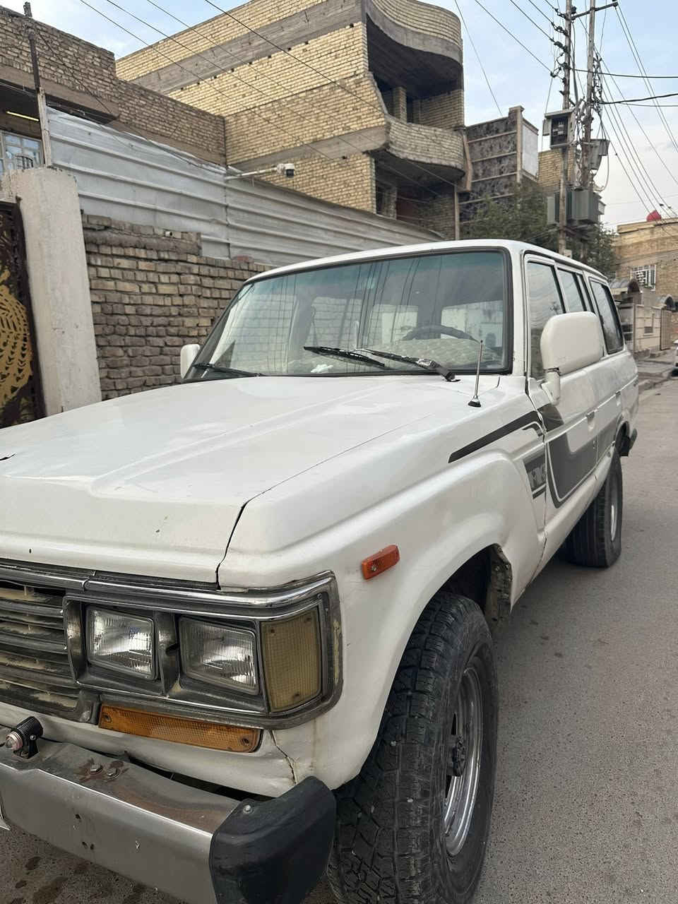 السلام عليكم الاندكروز موديل. 1989.
كير محرك بطه
سياره مصبوغه حزام. جماليه
 ملاحضه. سياره بيهه صوت ب لمكينه 
سعر 35.  رقم بغداد ب اسمي. 

مكاني بغداد ***********
