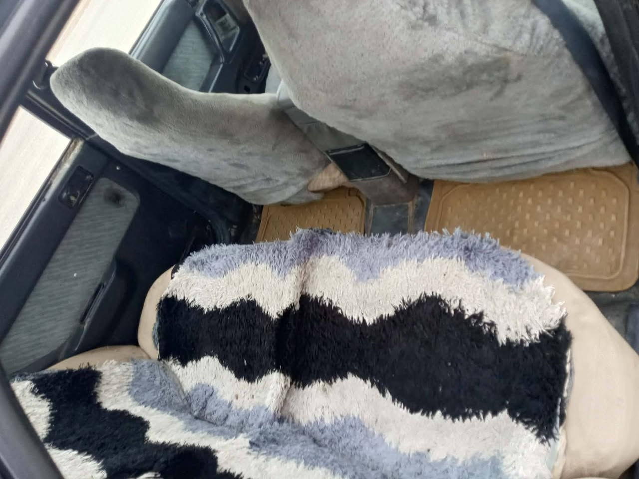 هونداي النترا موديل 1994سنويه لحد 2030 بشرط تحويل رقم انگليزي  سياره حلو ونضافته گدام عين كهربابات شغال محرك بشرط لا صرف ولا بخار فره ممات بلاديه مابي لحيم ولا خياس بشرط  سعره 26 بي مجال شراي يتصل *********** مكاني خانقين ميخاس
