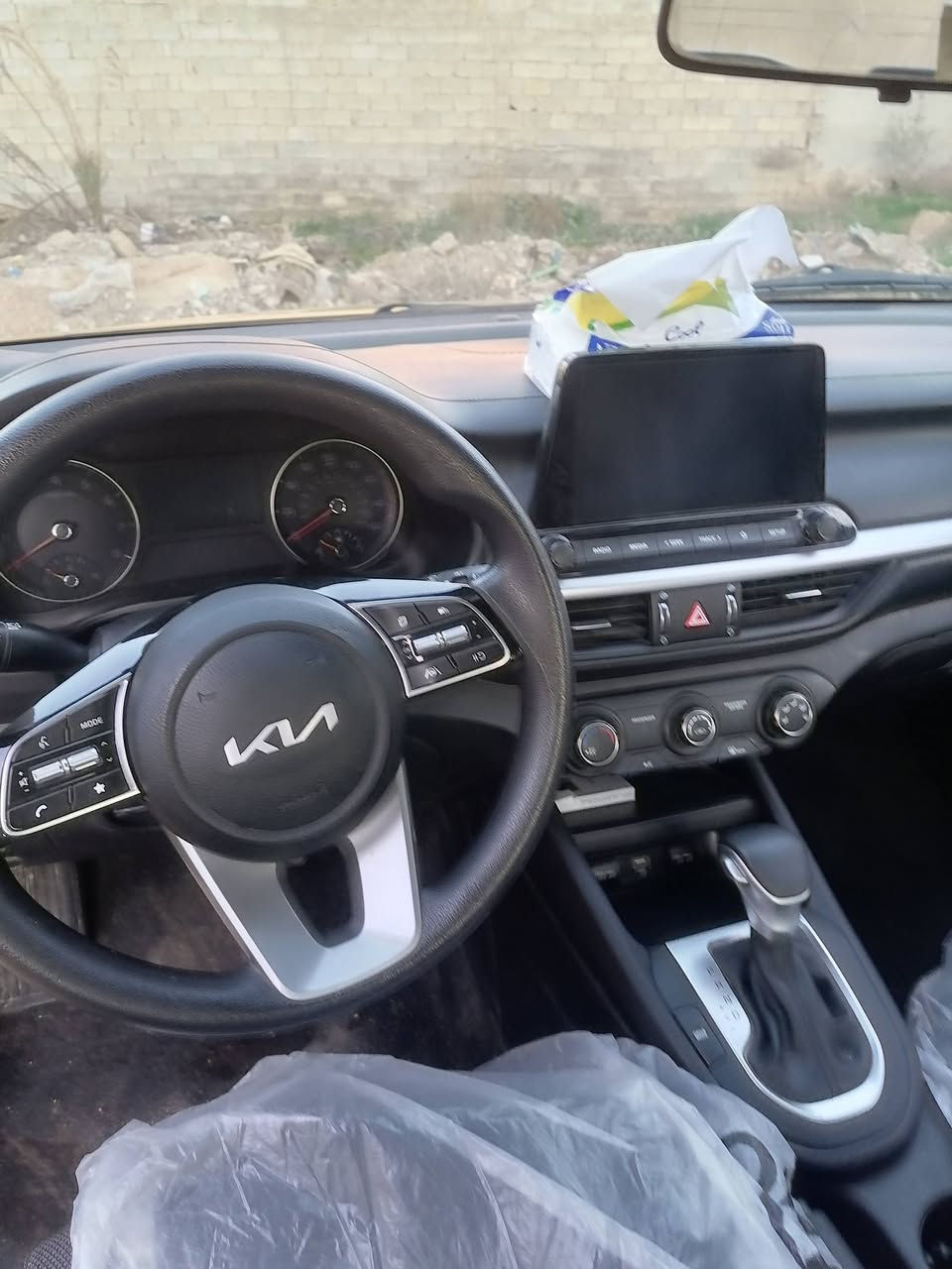 فورتي موديل 2023 صفرة بدون رقم
فول مواصفات عدة الفتحة
ضرر طخطخات بيهة وموجود رقم شاصي
ونصبغت صفرة سيارة كاملة ما بيها اي نقص 
ماشية 11الف
مكاني ديالى بعقوبة
الاستفسار
***********
