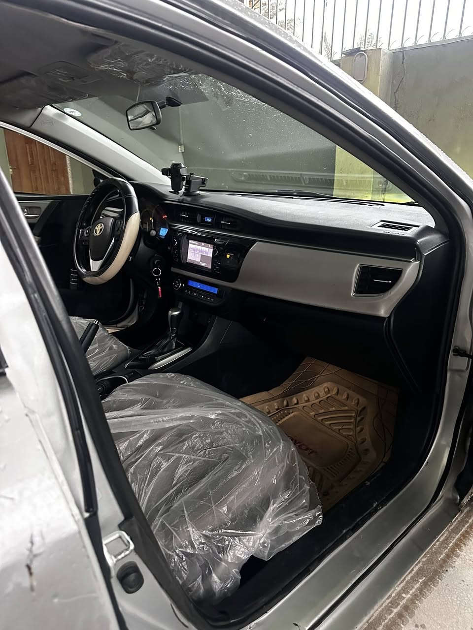 1- يرهم نقدا 110$
2- ويرهم مقدمة زينه وقسط 
السلام عليكم كورلا 2016 محرك كير شرط بيها صبغ صفحة وبارد بالسقف (هيه موعام بس ابيعك حزام صبغ ) 
شرط التحويل والوكاله مكان السياره ناحية الزاب 

***********
