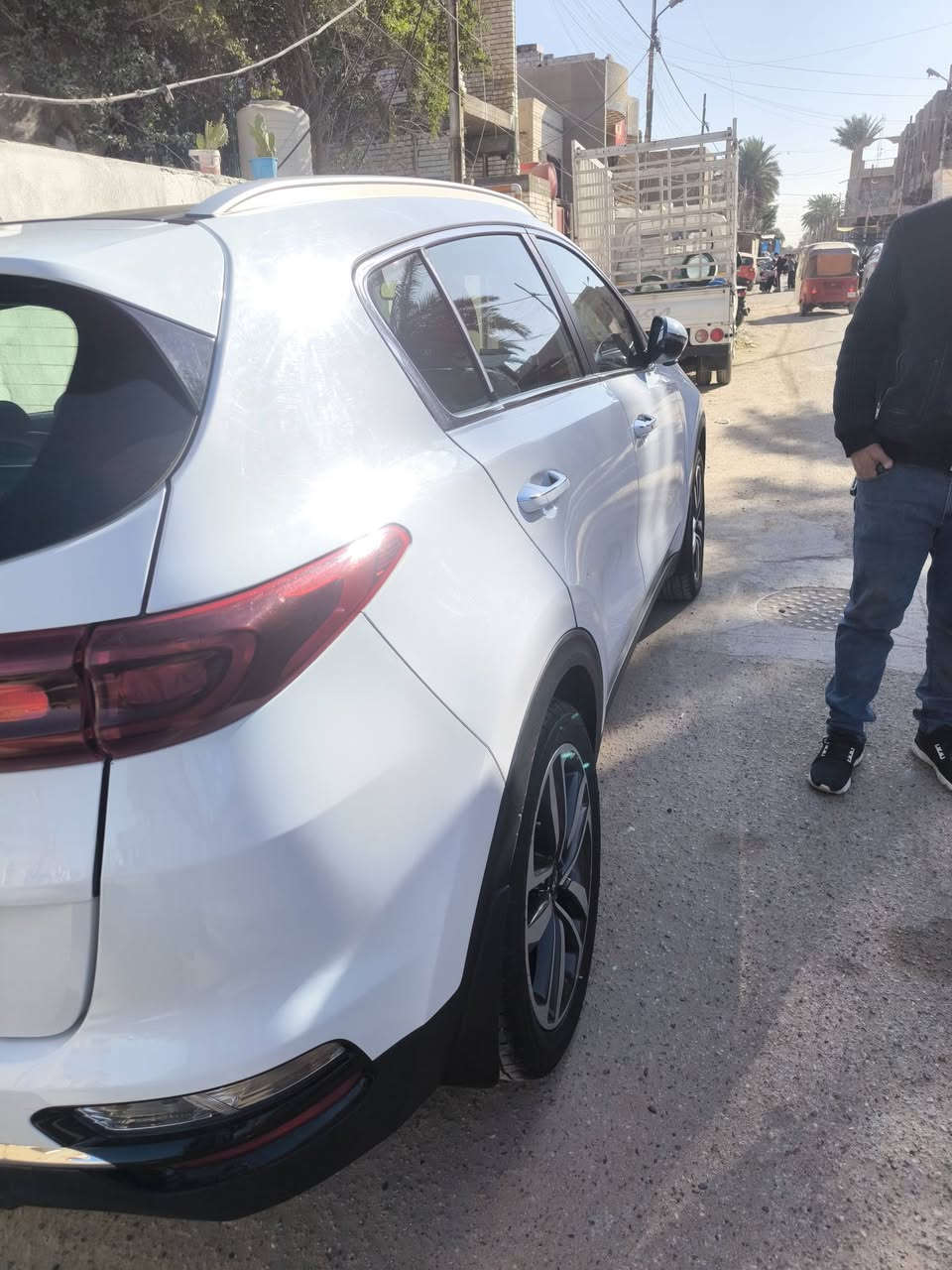 سلام عليكم كيا سبورتاج للبيع 2020
رقم بغداد 
 فول مواصفات  
مكفولة كفالة عامة ماعدة رصعة بسيطة موظحة بصورة 
ماشية 30 الف 
شرط التحويل 
السعر 240
***********
