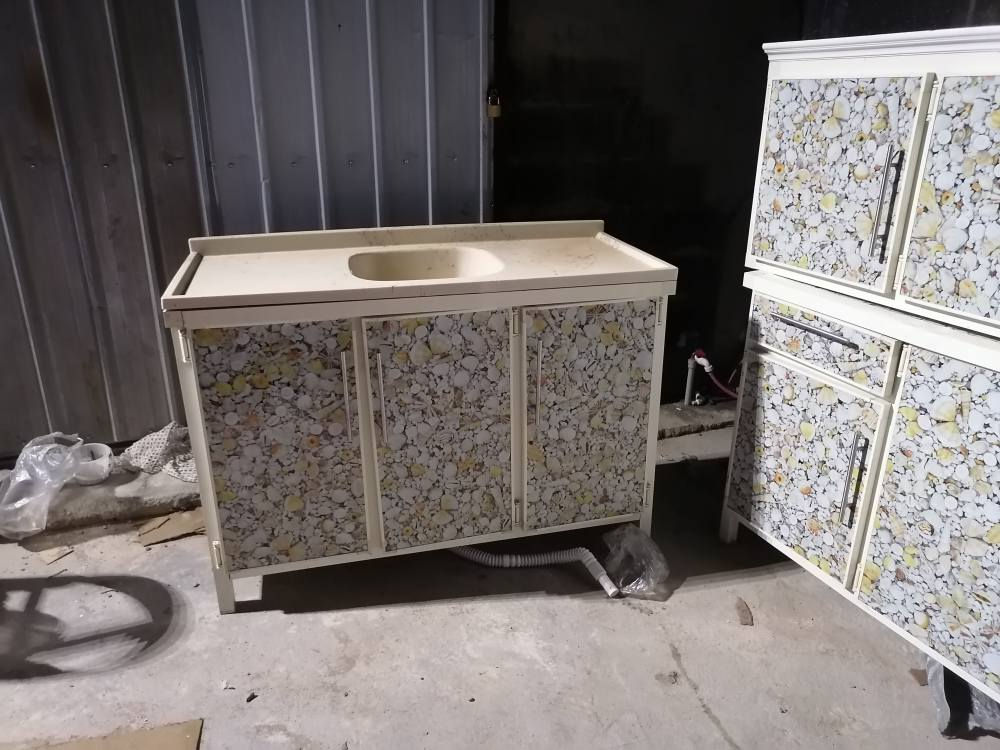 كونتر للبيع شرط النظافه سنك مرمر سعر ٢٥٠ الاتصال *********** كركوك, العراق
