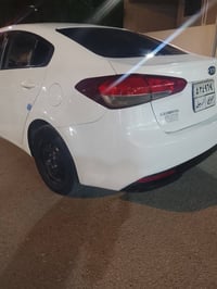 كيا سيراتو  موديل 2017 سياره جاهزه  محرك 600 السياره والبيعه ملاحظات ب...