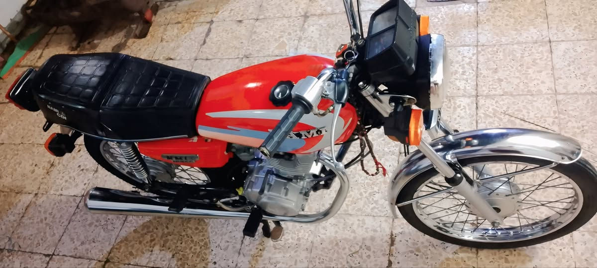 دراجه نامه شلامجه ٧اوراق اصولي شاصي ٢٠١٤ تعميره ٢٠٢٤ وكيلها بالبصره الدراجه ما ماشيه من البيت للمدرسه والدهن كل ١٥ يوم ابدله ومحتاز واريد ابيعنها السعر مليون و٢٠٠
. 
للاستفسار موجود خاص وواتساب:***********
