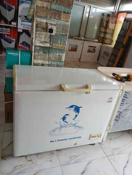 السلام عليكم 
مجمده وكمه حجم ١٤ نظيف على فحص مكان بعقوبه منطقة شفته شارع تحرير بهرز مجاور قاعات بيانو مقابيل مستشفى الحياه استفسار ***********
