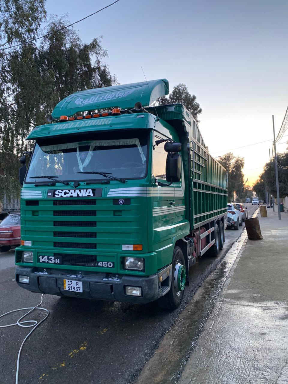 السلام عليكم 
سكانيا للبيع  143 شاصي طويل كير 900 بلادي قمارة بدون صبغ رقم نينوى اجنبي السيارة مكفولة من كلشي 
للاستفسار 
*********** 
***********
