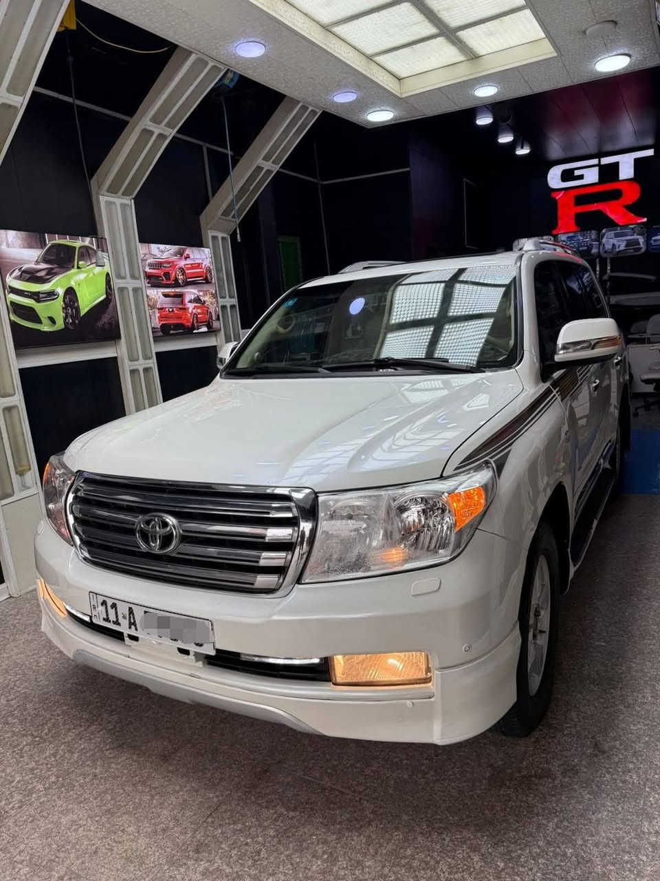 السلام عليكم للبيع لاندكروز 2010

بريميه اصل مواصفات لكزز 

رقم بغداد بسمي هزه وفحص جديد 

الهاتف ***********

 خليجي مكفوله كفاله عامه جديد 

السعر 330وبيها مجال للشراي 

مواصفات فول 1/1.VIP.         VXR

فتحه سقف 

جكات

5بصمات 

تشغيل عن بعد 

شاشه جبيره 

تحديد مسار 

دوسات ليزر.      اناره داخليه 

DVD. بلسقف 

باقي المواصفات معروفه مكاني نجف مشخاب للاستفسار ***********
