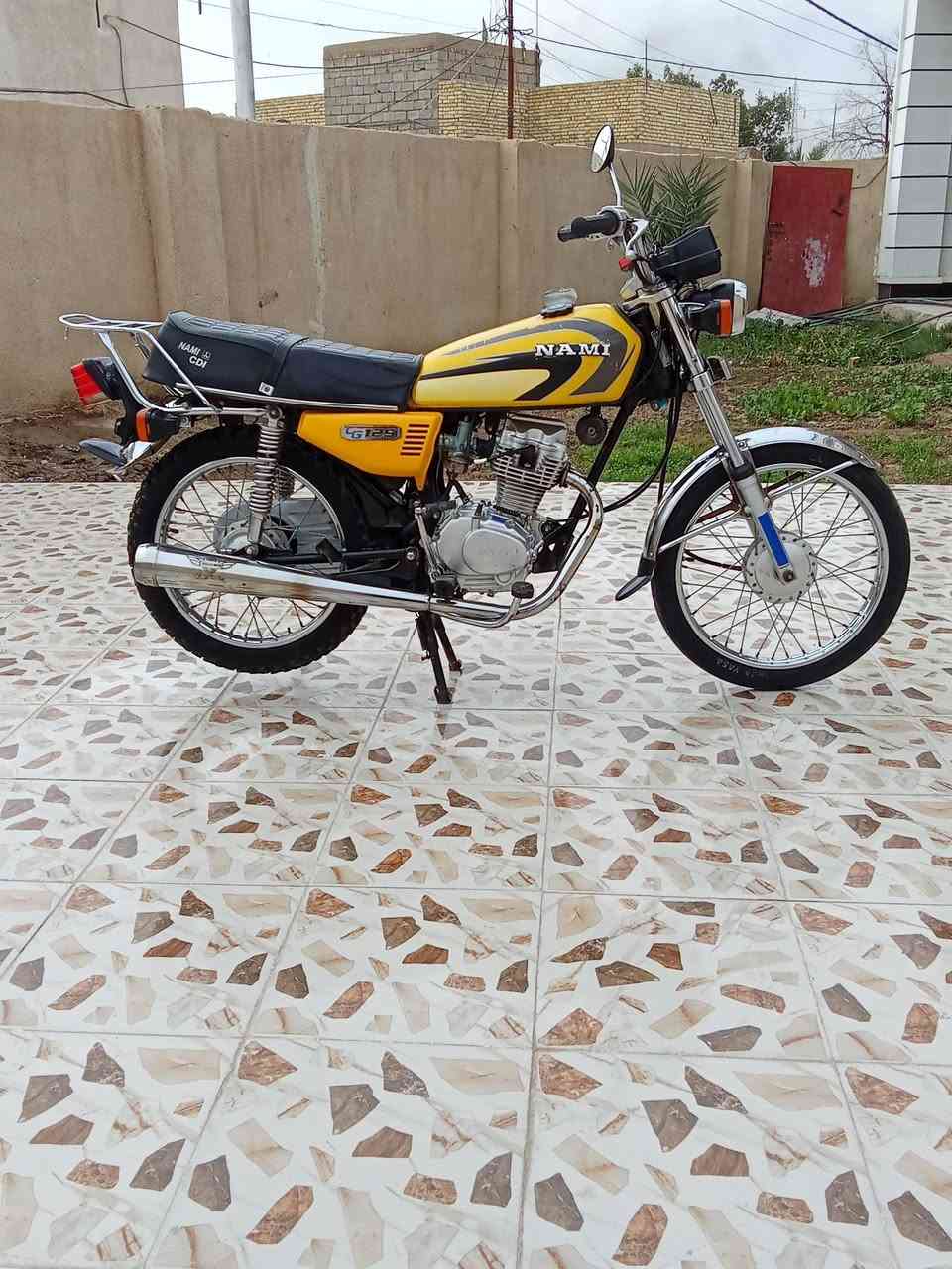 السلام عليكم شباب اربعه قير 21 اصلي سلامته اوراق اصولي دراجه حلوه خير من الله كل نقص ما بيها كهربائيات شغاله السعر 750 بها مجال مكاني كوت شارع النفط انفصال على الخط***********📞
