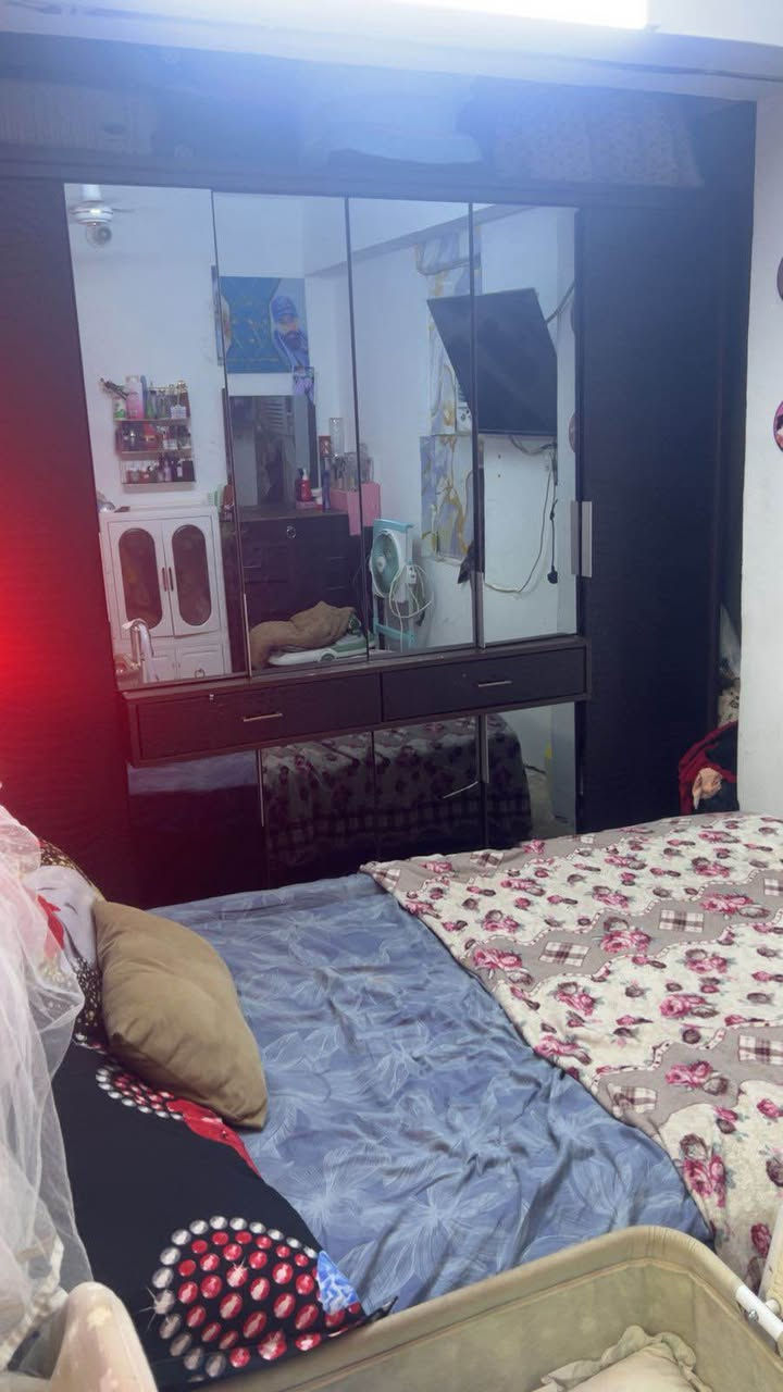 غرفت نوم كنتور 2 متر جربايه نفر ونص ميز توليت يعني 5 قطع شرط تركيه الصليه سعر غرفه 390 قفل بدون  كربلاء الحر *********** رفه شرط تكمه 👍
