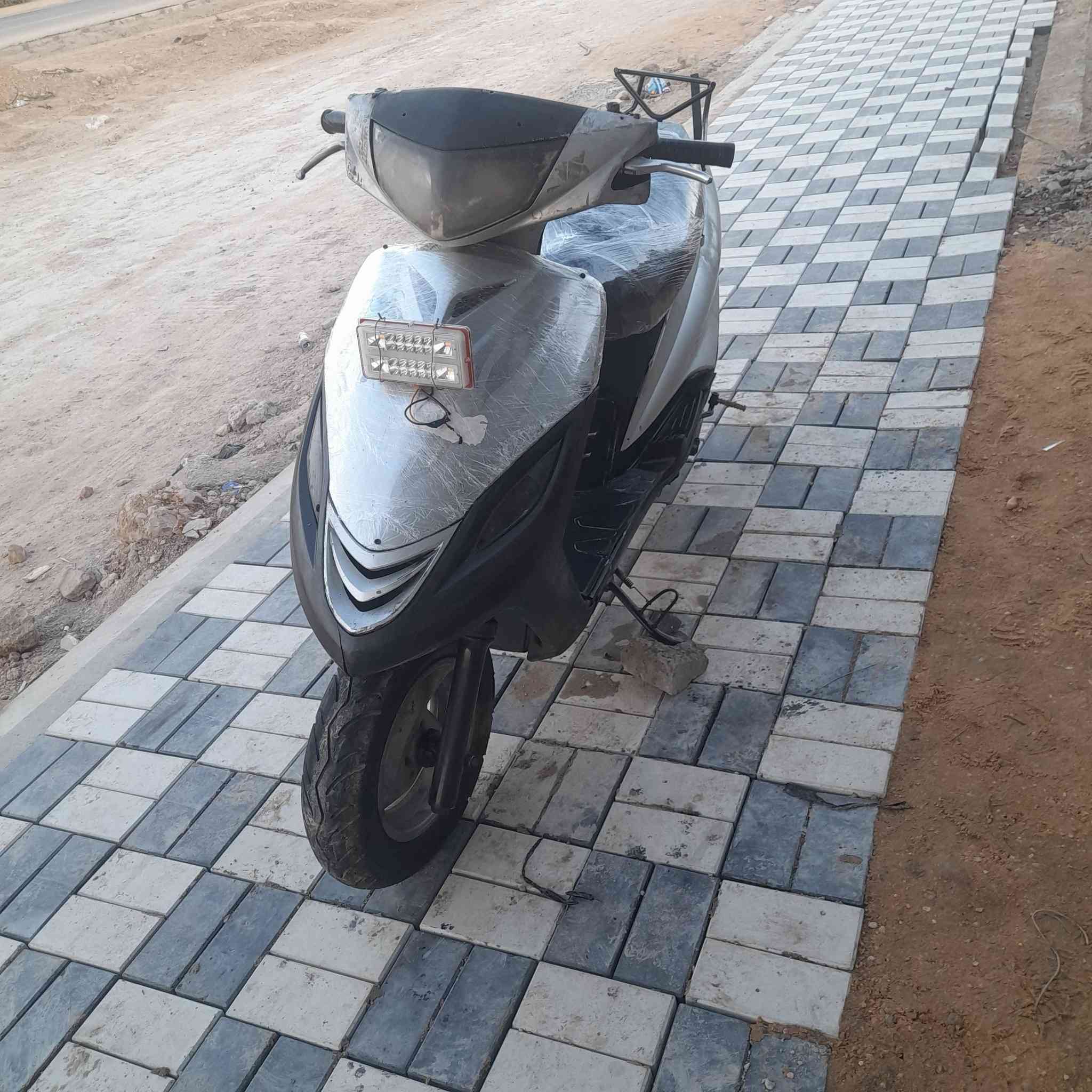 دراجه ماكس ياباني ١٤٠ للبيع مكفوله تخم تاير باتري جديد  سلف او هندر كهربايات شغاله مكينه فول السعر ٤٠٠ اوبيه مجال شي بصيط الستفسار ***********
