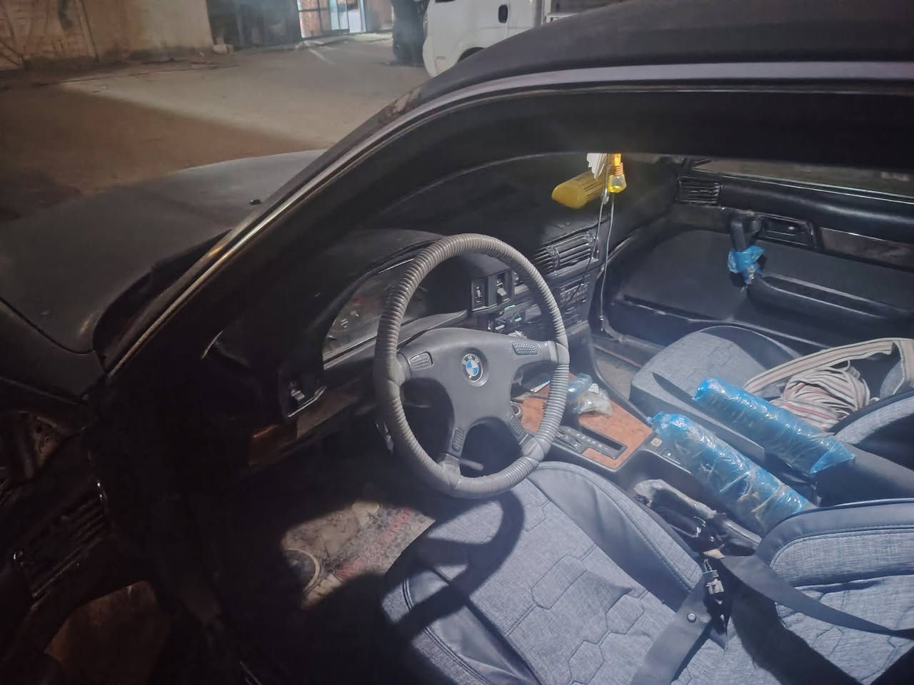 سلام عليكم بي ام ٥٣٥ مكينه وكير مكفولات محرك مفتوح تبريد ثلج رقم دولي بسمي انبار السعر ٤٥ وبيها مجال مكان كربلاء رقم الهاتف *********** واذا اكومراوس
