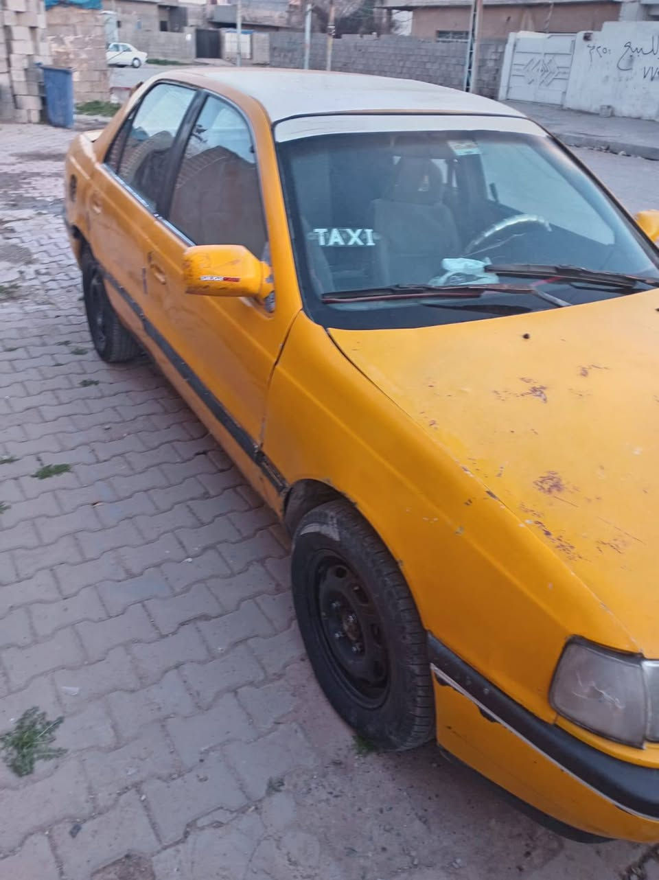 السلام عليك عليك احبتي هوندا للبيع 
موديل 93 كير محرك صدر شرط تحويل وكاله
مكان تكريت سعر 10وبيه مجال
للتواصل ***********
