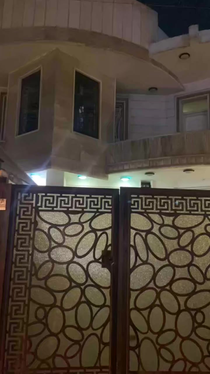 دار للبيع /٢٣٦ متر واجهة ٨  / ٦ نوم وصاله كراج حديقة / ***********☎️ واتس / بغداد الكرخ حي حطين
