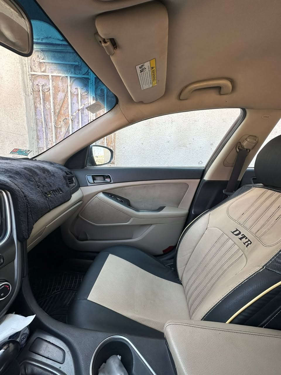 السلام عليكم اوبتيما ١٥ للبيع 
وارد امركي سياره جاهزه 
حداده
كير 
محرك 
تخمً تاير
رقم دي قار 
السياره موجوده بلبصره 
شرط التحويل 
السعر ١١٥ وبيهه مجال قليل 
 اتصال 📞 ***********
