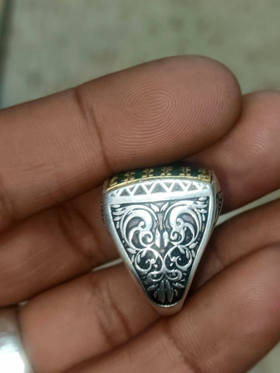 محبس مطعم بحجر زمرد صياغه يدويه جميله قياس 23سعر 70بغداد


**إذا كنت صاحب هذا الإعلان وتريد حذفه لأي سبب، رجاءا أرسل رسالة إلى الدعم الفني**