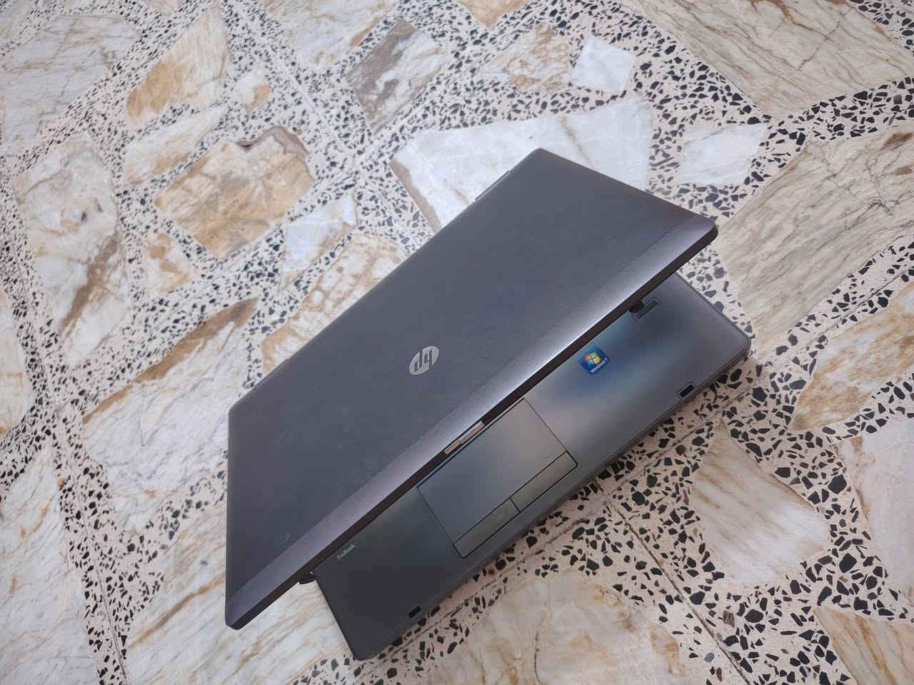 سلام عليكم عدي لابتوبات للبيع وحده لنوفه وحده اجبي مال بيت هنه وغراضهن كاملات الشراي *********** مكان بغداد الحسينيه مال راشديه
