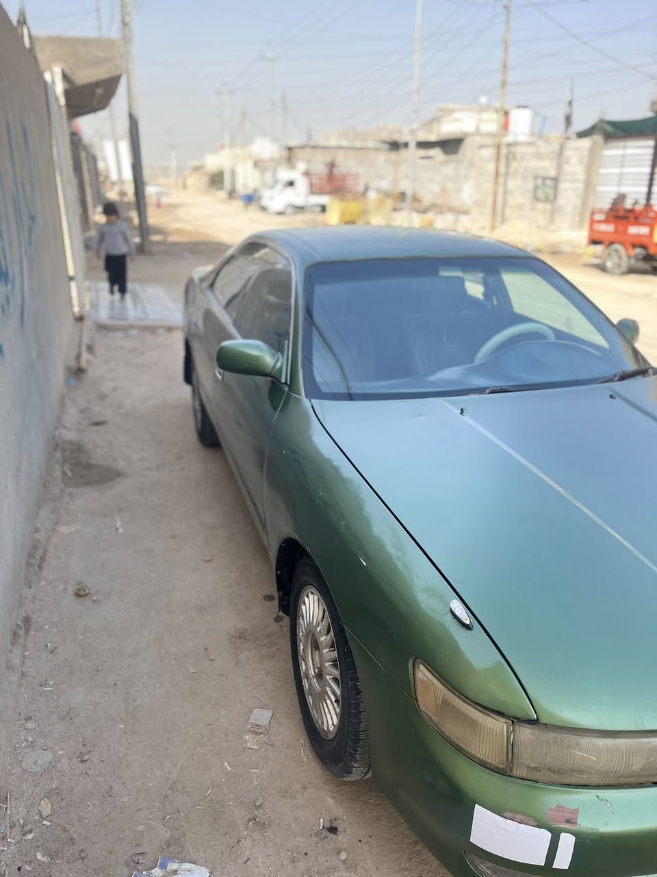 سلام عليكم ورحمه ،،،،،سياره للبيع او مراوس نوع شيزر موديل ١٩٩٤ سياره حلوه ونضيفه وما بيه اي خياس او نقص محرك vvt سياره كفاله من محرك وكير وكفاله من كصه ونقل جثه سياره أصوليه حداديته نضيفه كهربائيات كله شغاله ربع ما ذب عليه مكان بصره 
سعر ٣٨ وبيه مجال للطيبين إذا مراوس عادي
رقم ***********
