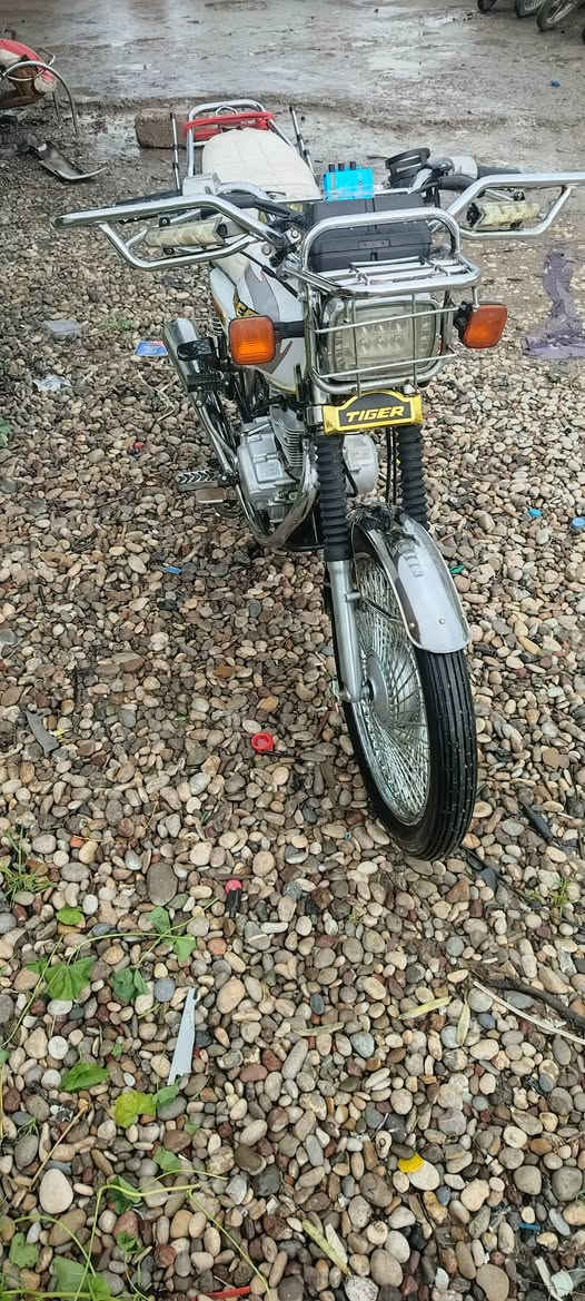 سلام عليكم ماطور جديد ما مفتوح شرط برغي السعر 650 *********** منافيس موجود
