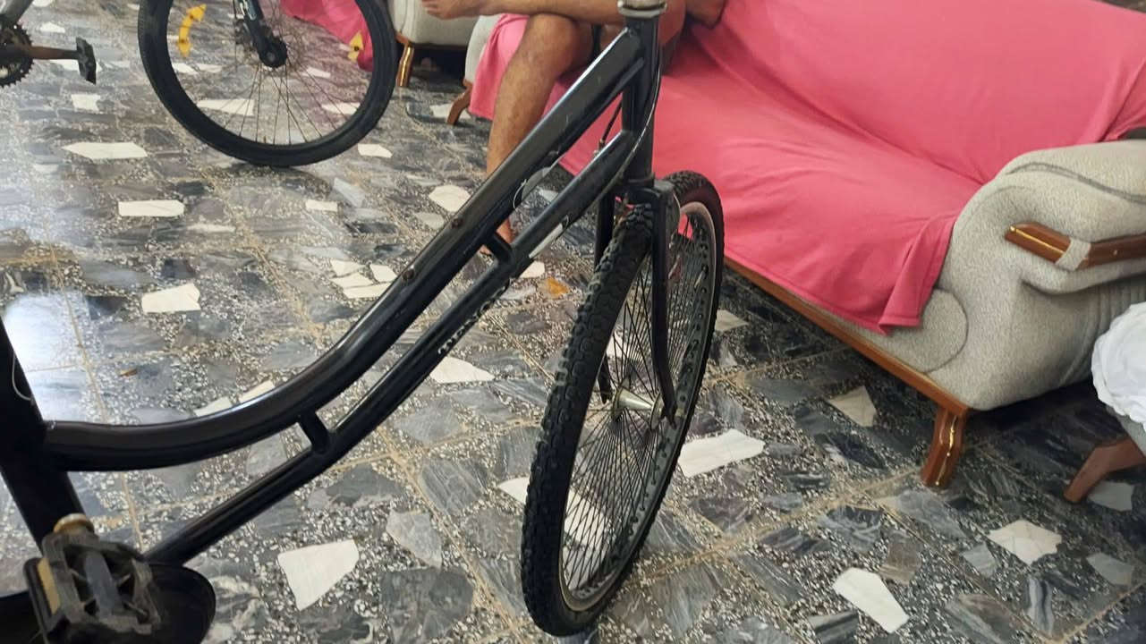 السلام عليكم شباب لحد يواعد وجذب للبيع بايسكلات ثنين شغلات مابيهن نقص المكان الشعب للاتصال***********
