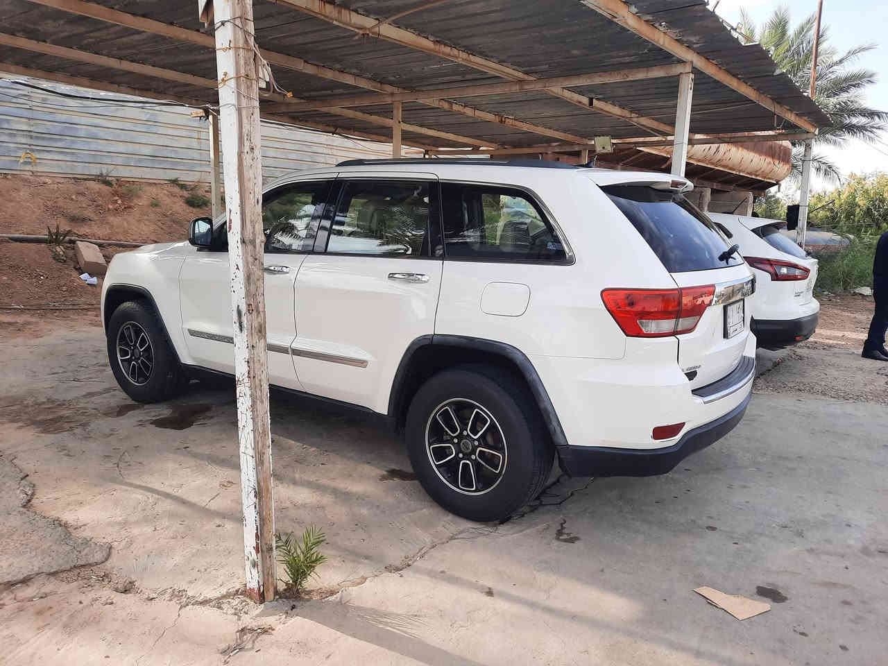 جيب لاريدو موديل ٢٠١١ نص فول رقم انبار مميز بيها باب سايق مرشوش كلير وبيها بارد باب خلفي تخم تاير جديد محرك وكير مكفولات لاتنقيص لاتبخير تبريد قطعتين ثلج بسمنه سياره تحويل ثاني يوم لايت زنون السعر ١٦٥ وبيها مجال بيع او مراوس بسياره اقل منها لئن محتاج فلوس للإستفساررر
***********   واتساب
