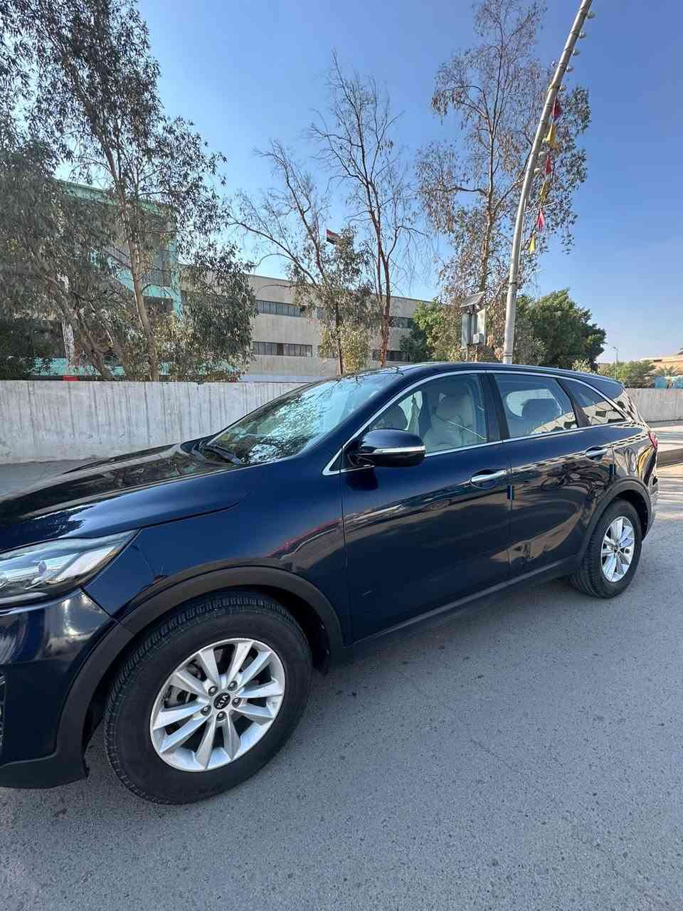 سورنتو 2020 
امريكي ٦ سلندر ٧ راكب 
كير ٨ نمر شاشه كبيره  
رقم بغداد ماشية 73 
سونار حادث بس بنيد بدون ايرباك
مكان السياره واسط 
جديده مابيه اي نقص 
السعر 185مجال حك لجيه 
***********
