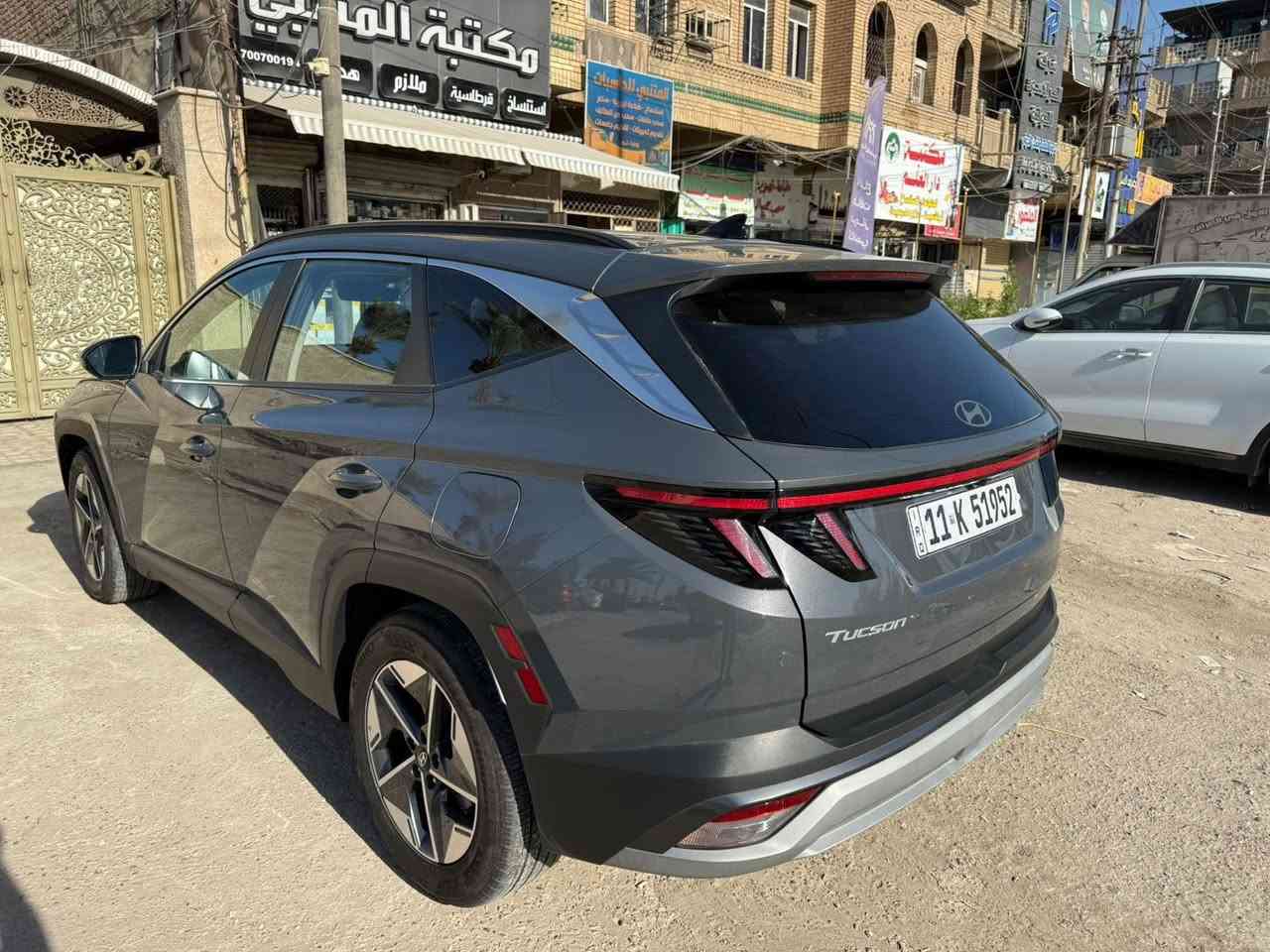 ﷽
﷽

للبيع فقط…
هونداي توسان 
الموديل : 2025
الون : رصاصي سموك  
العداد : 8000 (ثمان الاف) ميل السياره بحالة الزيرو  

الضرر : جاملغ ايمن امامي وبنيد وجاملغ خلفي ايمن وباب خلف الراكب تم تبديل القطع المتضرره وصبغها يعني السياره بيها اربع قطع صبغ صور الحادث مرفقه بلمنشور 

المو اصفات :-
1.سلايت
2.بصمه ابواب
3.تشتغل عن بعد 
4.رادار امامي 
5.رادار خلفي 
6.رادار جانبي
7.نقاط عمياء
8.قياده ذاتيه
9.مثبت سرعه 
10.تحكمات كامله ستيرن
11.شاشه كبيره متصله كامله 
12.كامره خلفية دواره
13.نظام تشتغل وايقاف المحرك لتقليل صرف بانزين .
14.كراسي امامي تدفئه 
15.كرسي السائق كهرباء 
16.جنطه كهرباء مع حساس قدم
17.وقوف تلقائي امامي وخلفي لمنع التصادم 
وبعد بيها مواصفات واضحه بلصور 

تفاصيل المحرك…
 • المحرك: 4 أسطوانات سعة 2.5 لتر.
 • القوة: 187 حصانًا.
 • عزم الدوران: 246 نيوتن متر.
 • ناقل الحركة: أوتوماتيكي ٨  
 • نظام التحكم في الانزلاق
 • نظام دعم المكابح
 . نظام نزول المنحدرات 
 السعر 21500$ 
(215) ورقه 
للاستفسار اكثر يرجا الاتصال بلارقام


**إذا كنت صاحب هذا الإعلان وتريد حذفه لأي سبب، رجاءا أرسل رسالة إلى الدعم الفني**