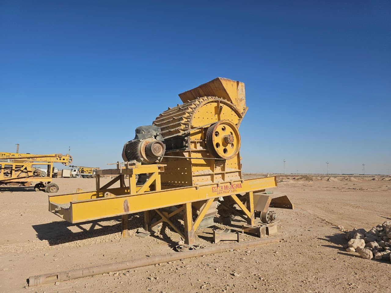 السلام عليكم كسارة للبيع تركية ١٢ جاكوج قياس ٩٠سم مع ماطور مع كرسي زيرو مامشتغلة البصره الزبير الاتصال ***********
