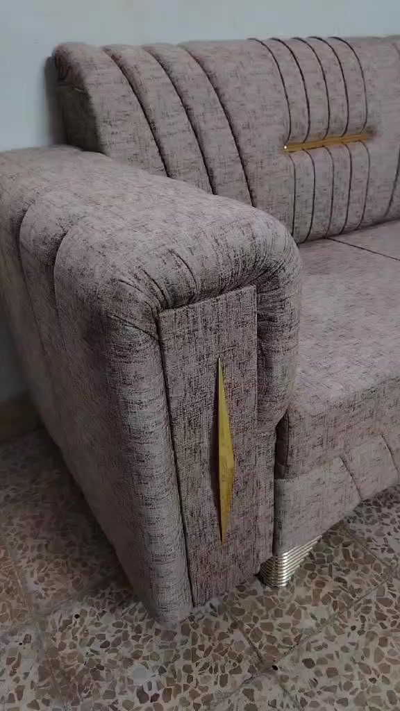 ديوان سبع أمتار ونص جديد غير مستعمل فصال عراقي موديل كلاسيك مقجج يده مخسفه قماش مبطن الثقيل عاكس رطوبه نوح حبيبات الثلج الاسفنج افضل ما يكون هاي اكسترا الغالي الخشب لَبلوك عراقي العرض خاص جدا ومغري السعر فقط 480.. العنوان القادسية مقابل جامع علي بن أبي طالب قرب صالون بنت العز ***********
***********
