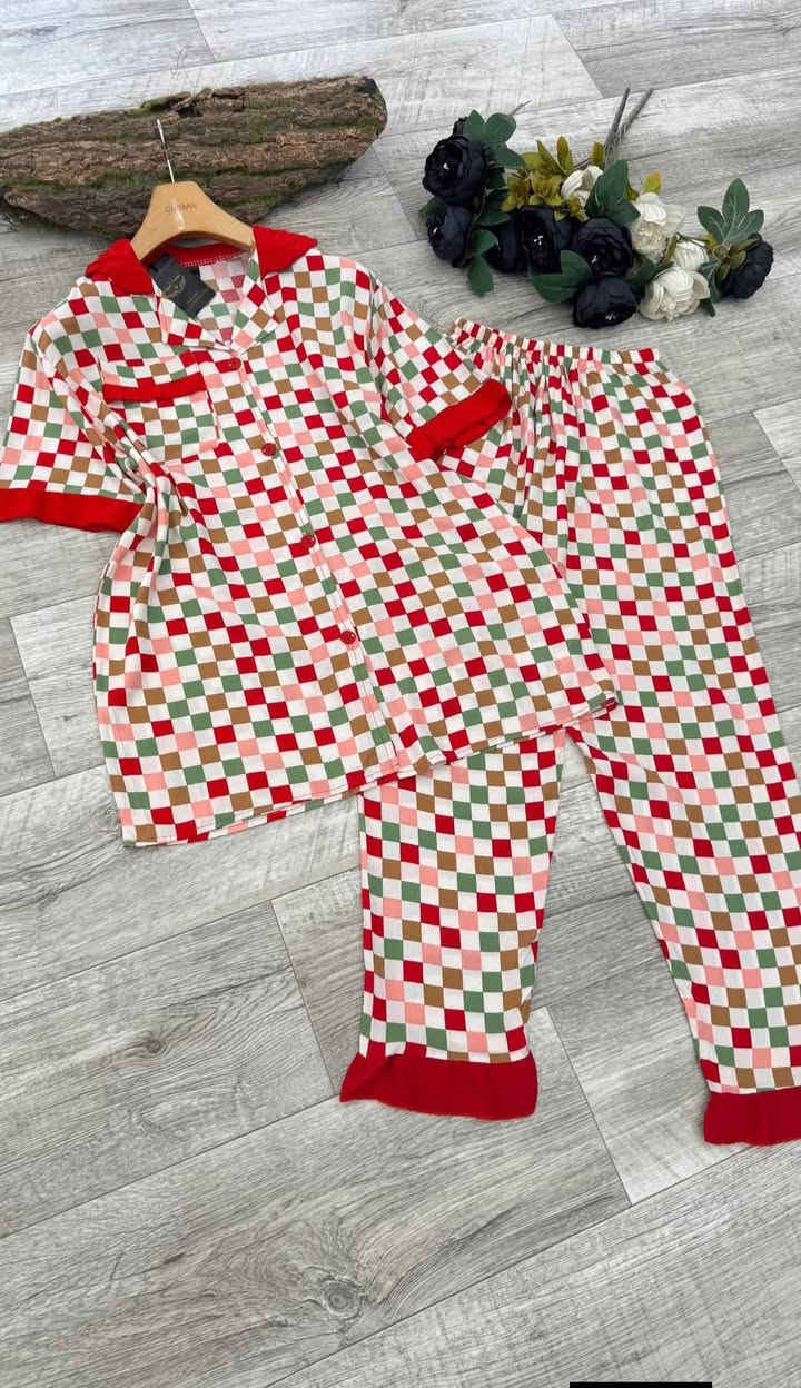 بنااات الموديل اليوم يختلف يجنن حرفيااا 🥹🦋🌺
فيولا.. الأناقة والراحة تبدأ من بيتكِ! ✨
#تراك_نسائي_
#السسسسسسعر_صااااااااااااارت_قطعة_10ألاف 
القياس _2xl_3xl_4xl_5xl
الخامه كشمير  درجه اولى
التوصيل الفين دينار داخل قضاء المسيب
التوصيل محافظات 6ألاف


**إذا كنت صاحب هذا الإعلان وتريد حذفه لأي سبب، رجاءا أرسل رسالة إلى الدعم الفني**