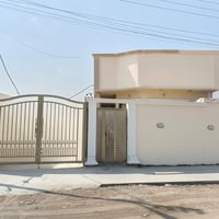 دار ل بيع مساحه 700 متر يحتوي عل بيتين  بيت مساحه 120 متر كامل فول تري...