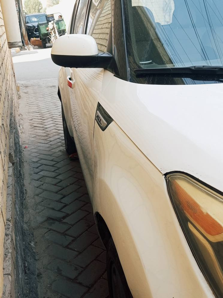 مستعجل عل بيع
السلام عليكم ورحمة الله وبركاتة كيا صول رقم بغداد انكليزي هزه جديد مشروع وطني موديل 2015 ماشيه 170 الف  وارد  امريكي بينا تبديل باب بدون داخل بيها قطع صبغ  مكينه 1600 وكير خير من الله حداديه 80/100  تخم تاير تحكم ستيرن شاشه كامره مانع تزحلق ايكو تدفئه وتبريد خير من الله السياره جاهزه عل اخر حبايه السعر93وبيها مجال  العنوان بغداد مدينة الصدر الهاتف *********** بغداد, العراق
