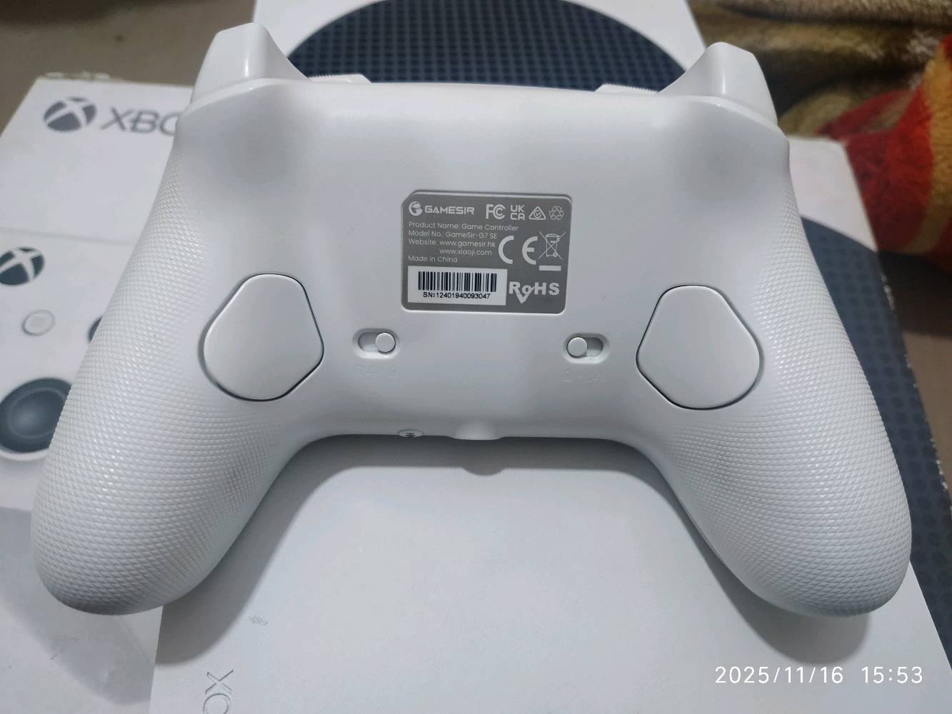 سيريس اس مستعمل بس نضيف كلش واستعمالة قليل هوة و الكارتونة مالتة والجويستك او اليدة مالتة هي الكيم سير الي الكير مالهة مغناطيسي يعني ما تخرب ولا يصير بيهة درفت ويجي وياة اليوبي اس شركة زيوس ويجي وياة سماعة هدية وحتى لعبة GTA5 مشتريها يعني راح تبقى بالجهاز 
مكاني البصرة قضاء المدينة رقمي
***********
سعرة 380 الف وي اليوبي اس 
بدون اليوبي اس 335 وبيه مجال للخوش ولد