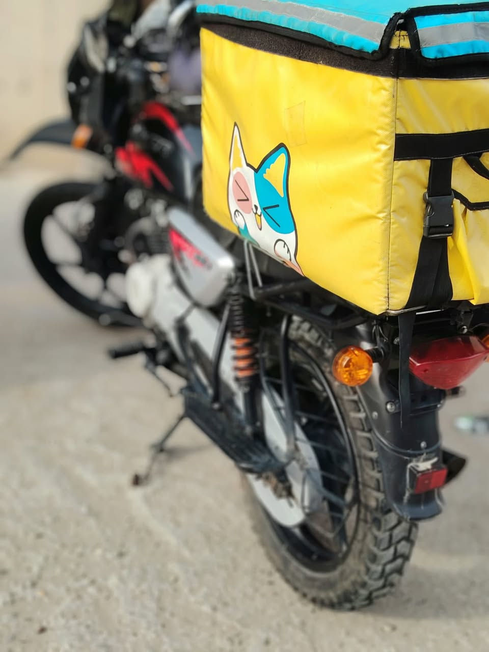 بوكسر موديل 21 
بغداد بسم ثاني يوم احولك
مكاني بغداد كراده 
سعر 2200
أي ستفسار خابر 
***********
