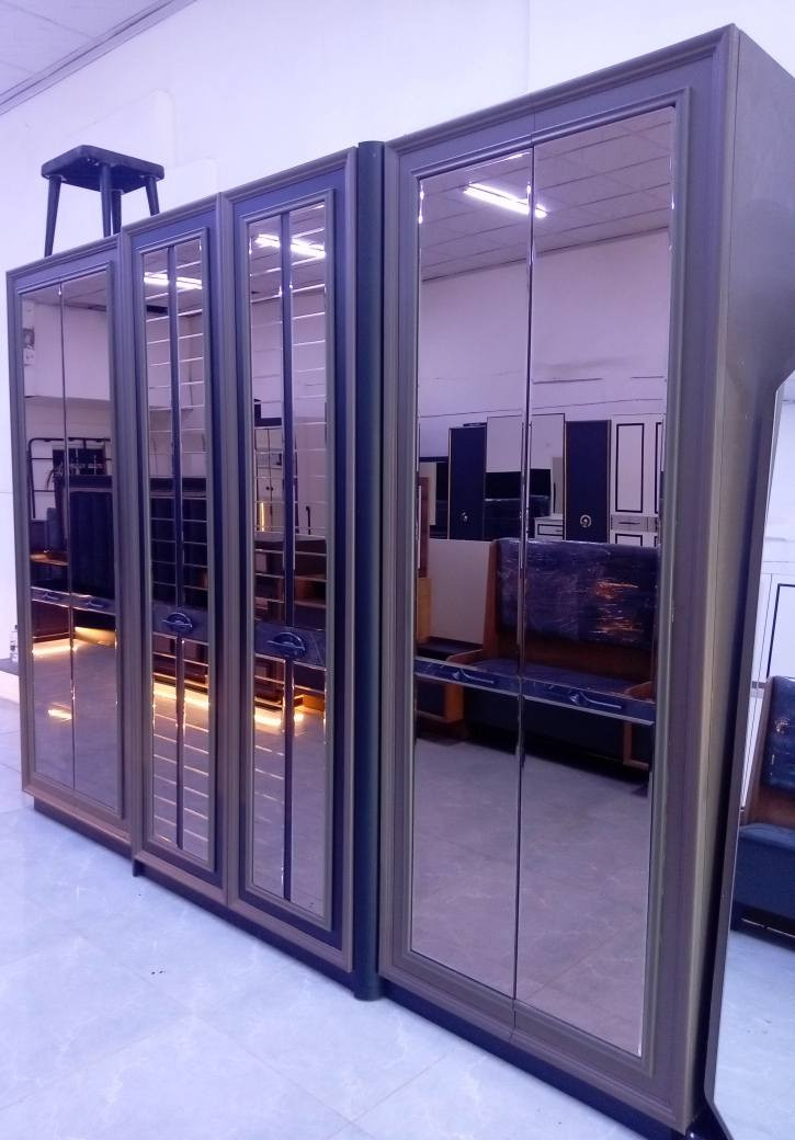 محلات الاصدقاء موصل حي البكر قرب شارع الاطباء لبيع وشراء الغرف النوم التركي المستخدم لدينا غرفه نوم تركي للبيع نظافه 100% سعر الغرفه مليون 350 طول الكنتور 3 امتار غرفه كلش ضخمه ***********
