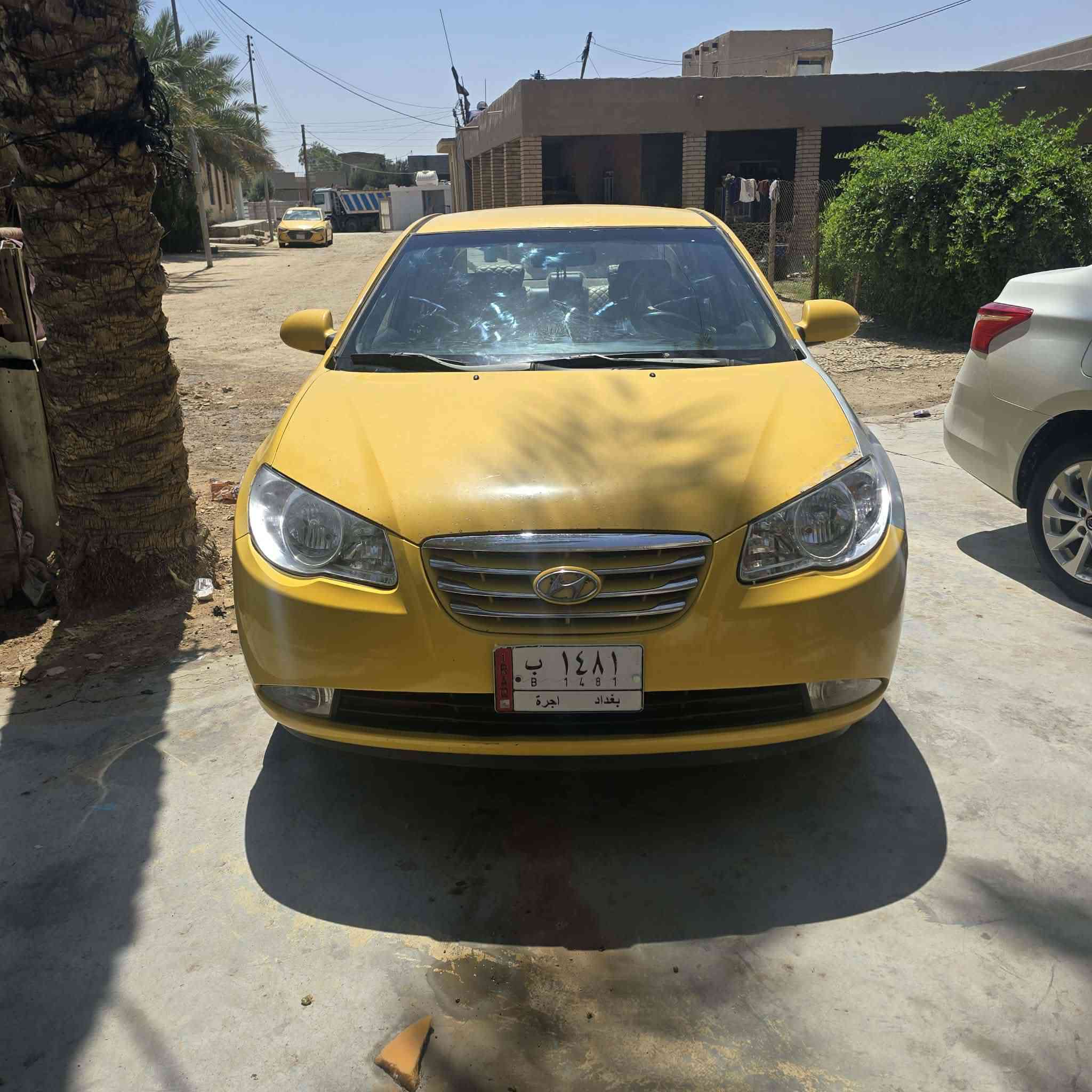 السلام عليكم انترا موديل 2008 امريكي حادثهة جاملق وبنيد بدلات باقي سيارة كفالة محرك كير كفالة تبريد ثلج منضومة جديدة حدادية جديدة تخم تاير سيارة جاهزة عل خير عنوان بغداد قرب مجمع بسماية رقم هاتف ***********
