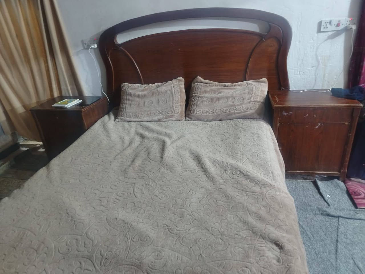 سلام عليكم غرفه خشاب عوزه ترتيب سعر 350 وبيه مجال الاستفسار ***********
