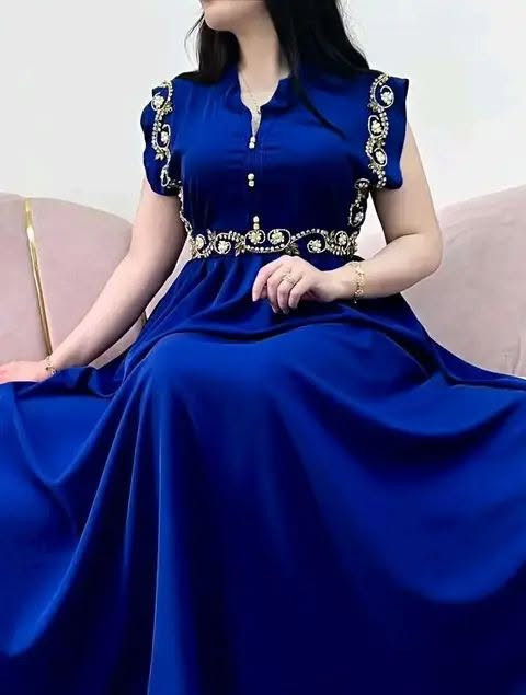 لاروب لي تلبسيها فقهوة (حفلة) 😍 الباك
تجي تهبلي فييها متسقسينيش علاه 😍😍🥰ليطايs m l xl xxl xxxl ،توصيل متوفر كل ولايات 
لمهتمة ترسل خاص


**إذا كنت صاحب هذا الإعلان وتريد حذفه لأي سبب، رجاءا أرسل رسالة إلى الدعم الفني**