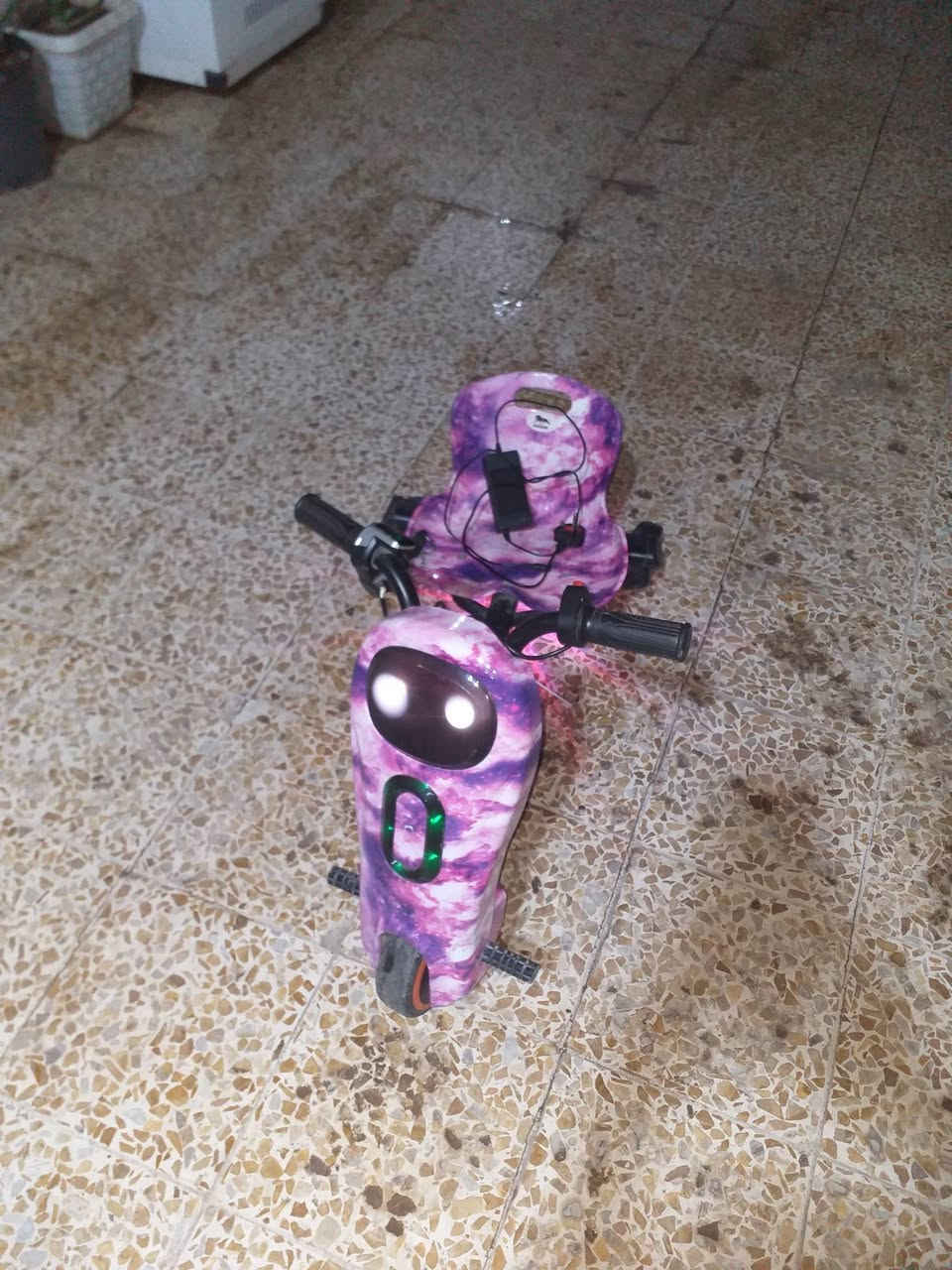 سلام عليكم دراجه شحن للبيع مكفواله كالشي السعر ١٥٠ وبي مجال


**إذا كنت صاحب هذا الإعلان وتريد حذفه لأي سبب، رجاءا أرسل رسالة إلى الدعم الفني**