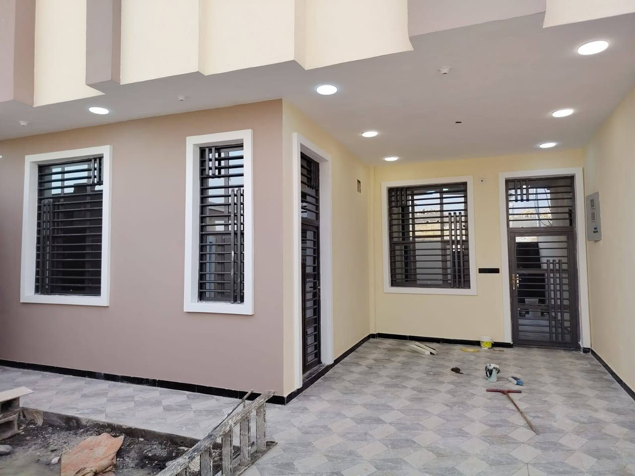 مكلف بل نشر سلام عليكم بيت للبيع جديد بناء حديث كامل مكمل شارع ابو الماش قرب الصيديله 10 بيت الاستفسار على الرقم ***********
