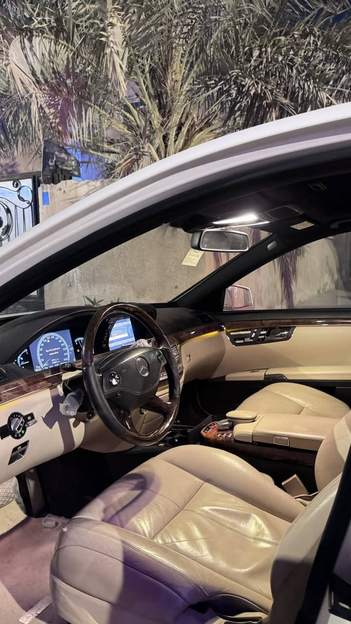 سلام عليكم
ادوات ادوات ادوات  محجوز الها كفاله من الكص وكلشي كفاله سياره  محجوز الها تسجيل تريدها اصولي تريدها ادوات……!!!!!!
مارسيدس 2007 S550 عليها كت من اليابان كلارنس 
الوحيده بلبصره السياره كلش مميزه دعاميه فقط مشدود لها 2013.
بيبان شفط
مسجل خلفي
فتحه
اربع كشنات تادفئه وتبريد
ابواب شفط
برتات كهرباء 5
إضائه داخليه متغيره
جنطه شفط
تلفون خلفي
مقاعد خلفيه منفصله
تبريد خلفي منفصل
شاشه خلفيه عدد اثنين
رادار
كامره خلفيه
تحكم اربع اكشنات
وتكدر تتحكم بلكشن الكدام من الكشن الخلفي ثلاثه وضعيات قياده
شفتات ستيرن
وبعد بيها مواصفات خير من الله مارسيدس ميخلص مواصفات 
مكان سياره بصره رقم لهاتف ***********

